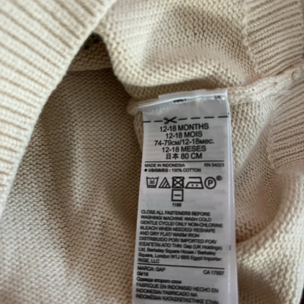 GAP Baby Infant LOVE HEART Sweater